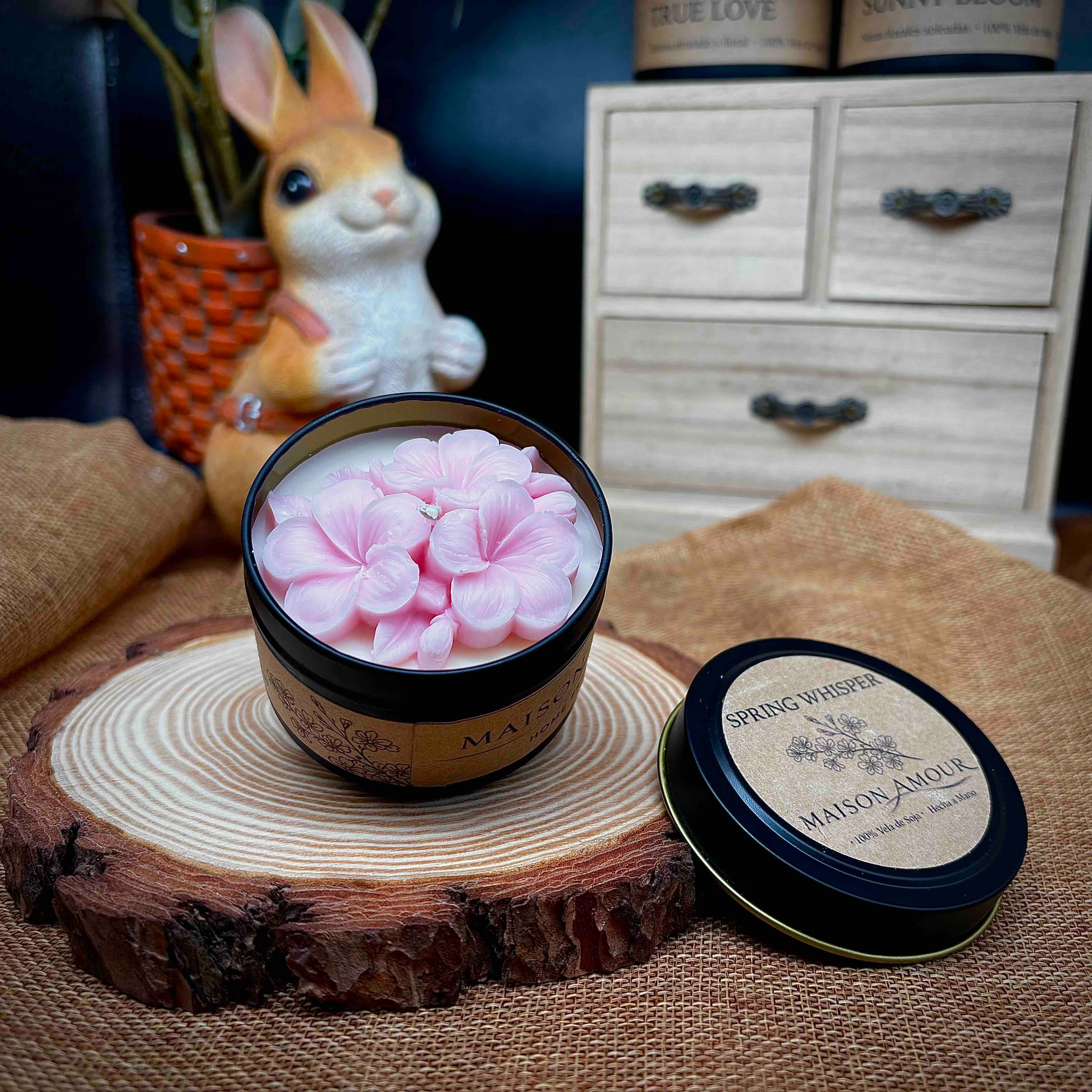 Spring Whisper - Vela Artesanal de Cera de Soja (100g)