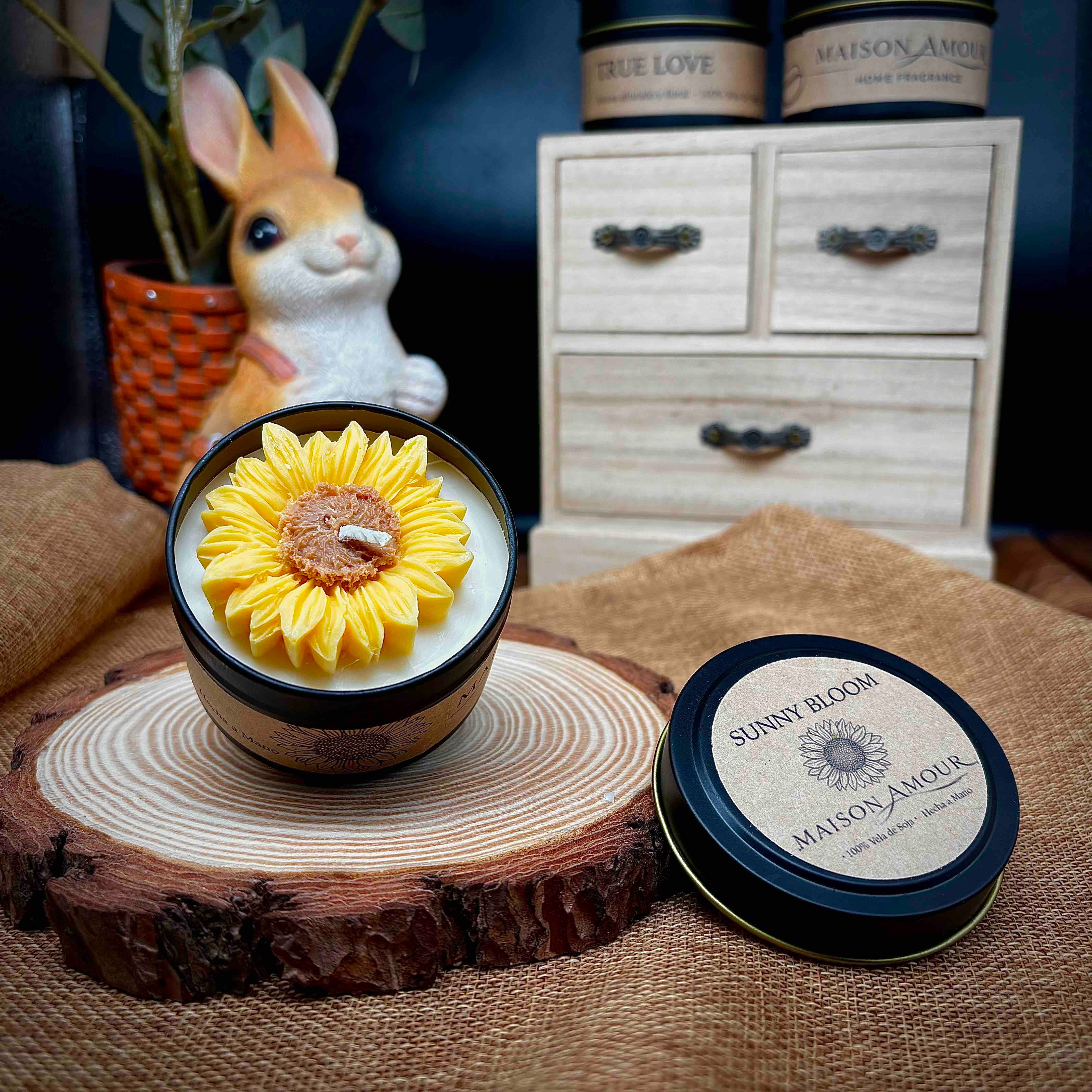 Sunny Bloom – Vela Artesanal de Cera de Soja (100g)
